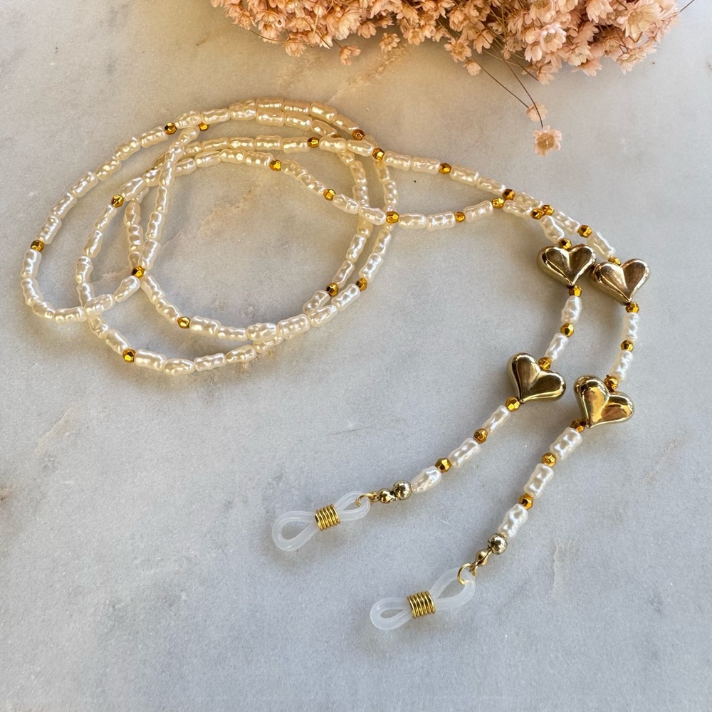 NWT Gold and faux Pearl Beaded with Heart beads Eyeglass Chain